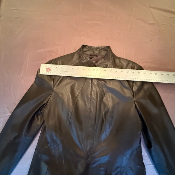 Tahari Olive Green Women's Leather Jacket Size Large MSRP $348 - Picture 9 of 11
